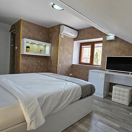 Bed and Breakfast Colt De Rai Resita Esterno foto