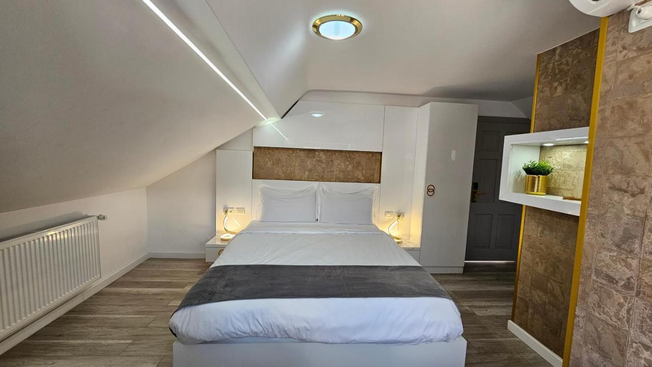 Bed and Breakfast Colt De Rai Resita Esterno foto