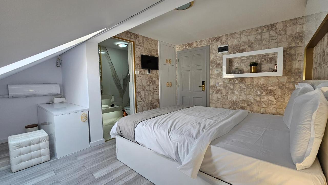 Bed and Breakfast Colt De Rai Resita Esterno foto