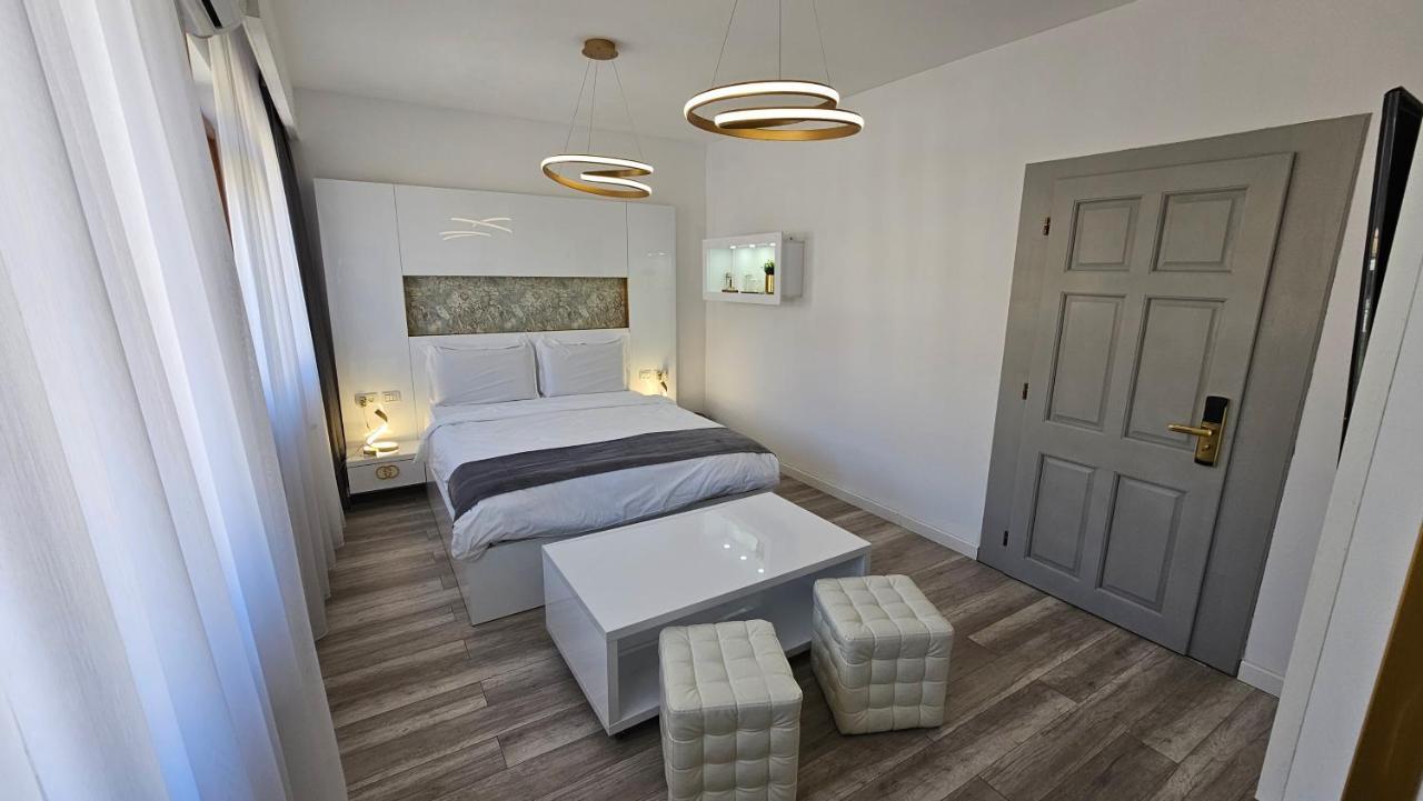 Bed and Breakfast Colt De Rai Resita Esterno foto