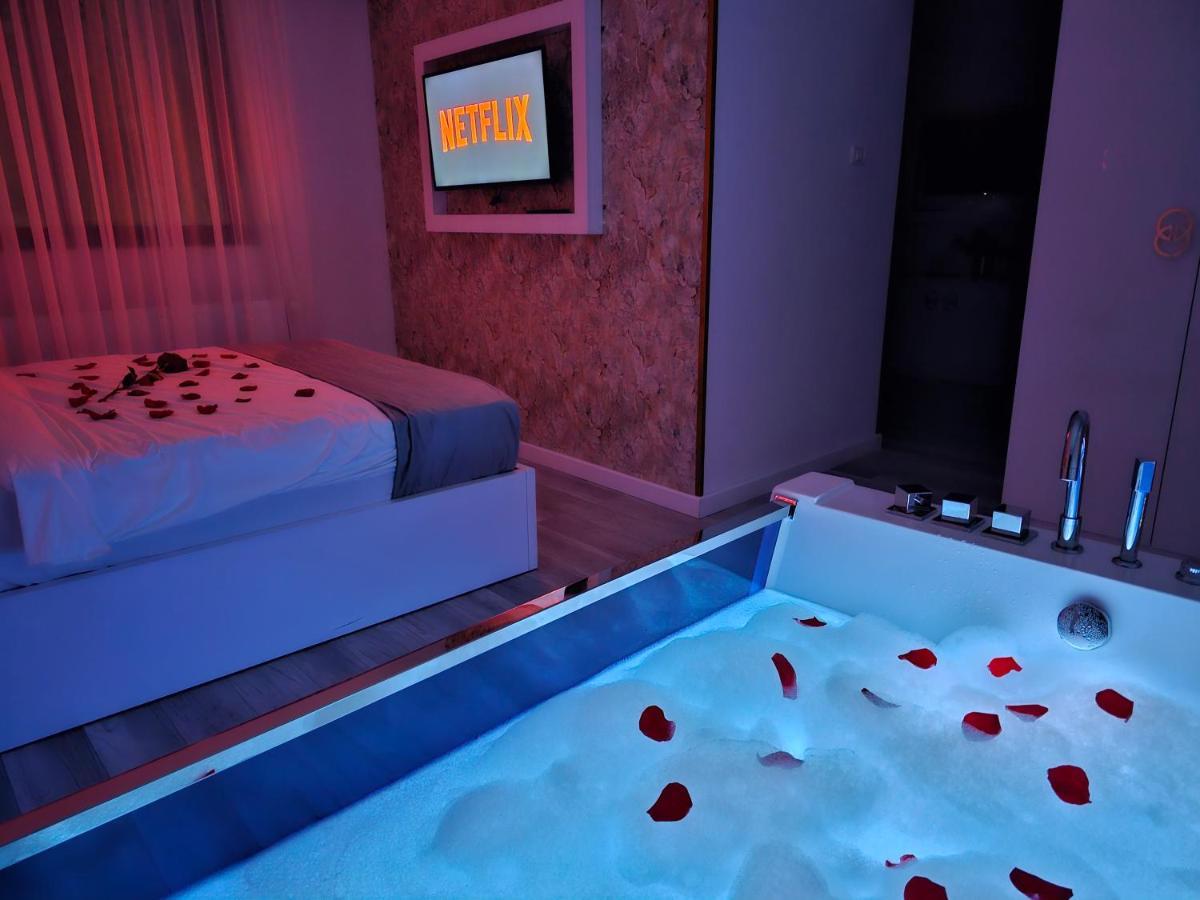 Bed and Breakfast Colt De Rai Resita Esterno foto
