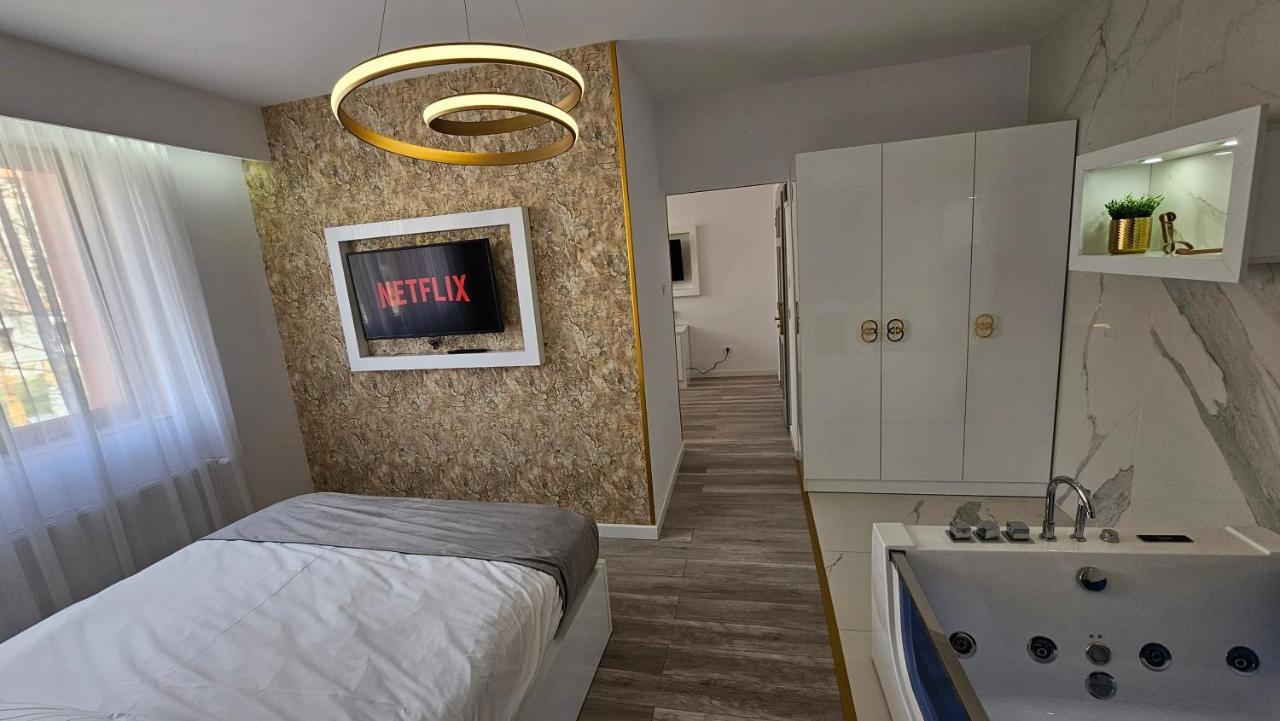 Bed and Breakfast Colt De Rai Resita Esterno foto