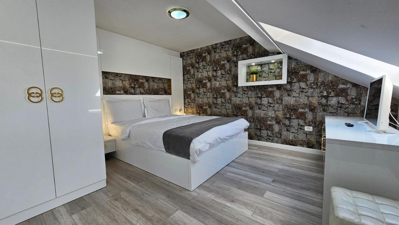 Bed and Breakfast Colt De Rai Resita Esterno foto