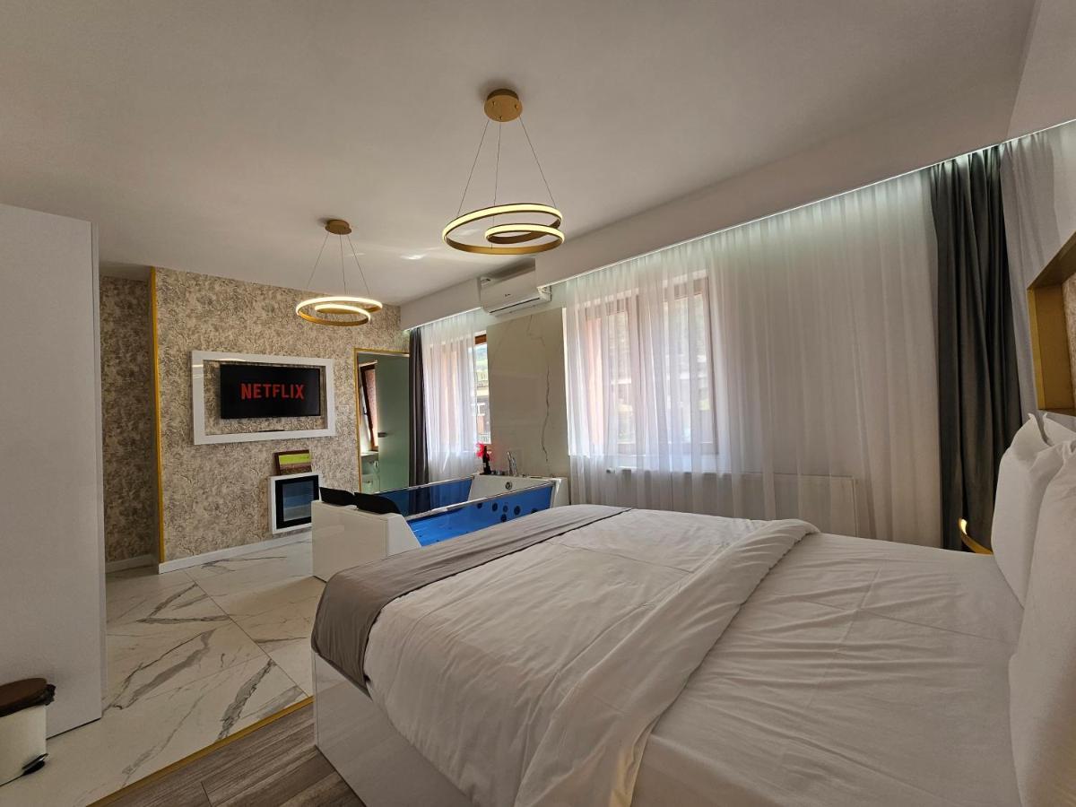 Bed and Breakfast Colt De Rai Resita Esterno foto