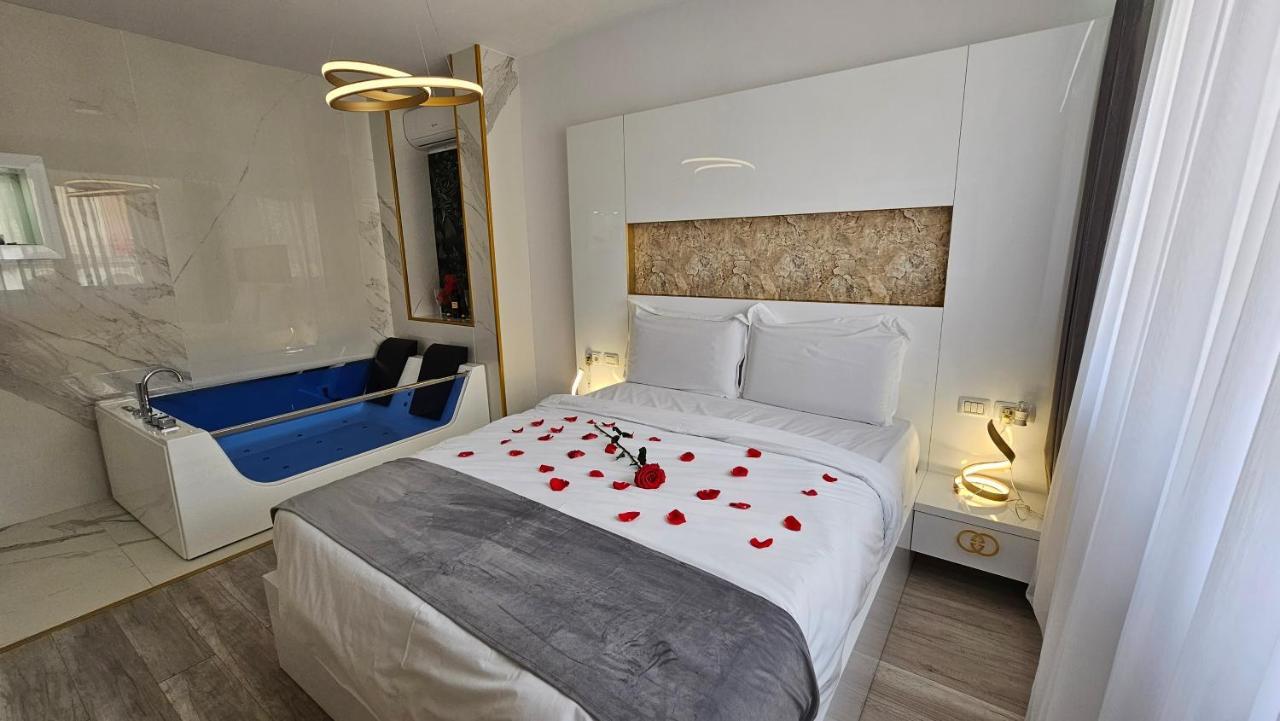 Bed and Breakfast Colt De Rai Resita Esterno foto